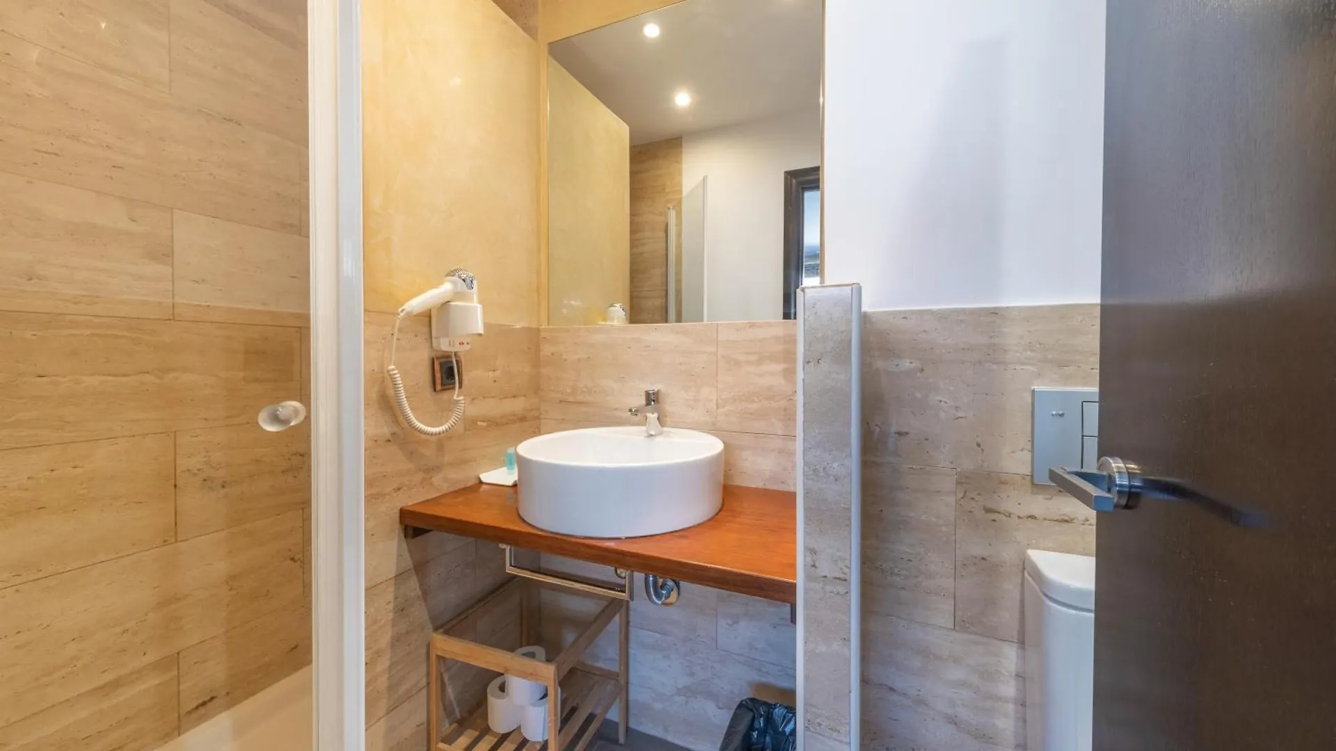 Ainb Born-Dames Apartments Barcelona 0*,