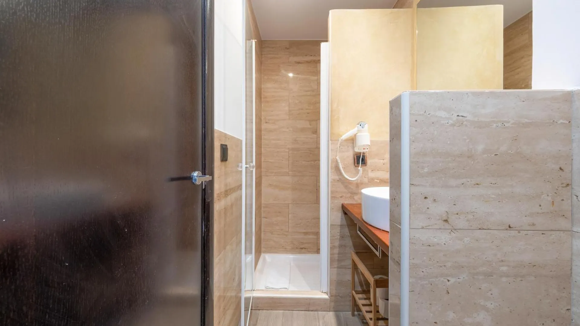 Ainb Born-Dames Apartments Barcelona 0*,